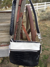 Load image into Gallery viewer, B&W 8 750