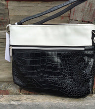 Load image into Gallery viewer, B&W Katie out 7 750