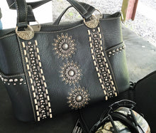 Load image into Gallery viewer, Montana West Sunburst Design Conch Concealed Carry Crossbody Bag 7