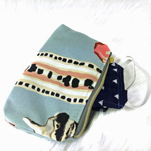 Load image into Gallery viewer, Small Essential Pouch Seashell blue 3