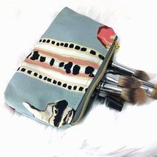 Load image into Gallery viewer, Small Essential Pouch Seashell blue 2