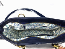 Load image into Gallery viewer, Bell &#038; Rae handmade &#8211; Iris Concealed Carry Handbag 3
